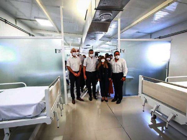 Presidente busca apaciguar las críticas inaugurando mejoras en sistema de salud