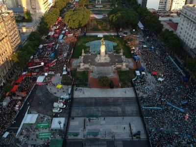 Argentina aprueba el aborto e Iglesia afirma que ley generará más división