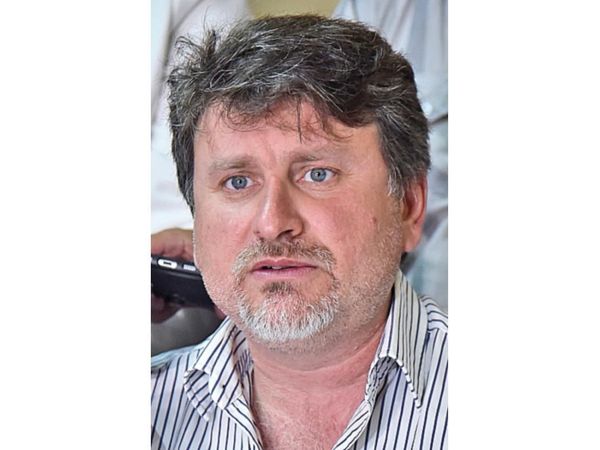 Titular de Petropar no renunciará y habla de despidos tras el escándalo