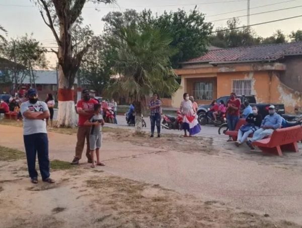 Comerciantes de Ñeembucú, decepcionados de autoridades · Radio Monumental 1080 AM