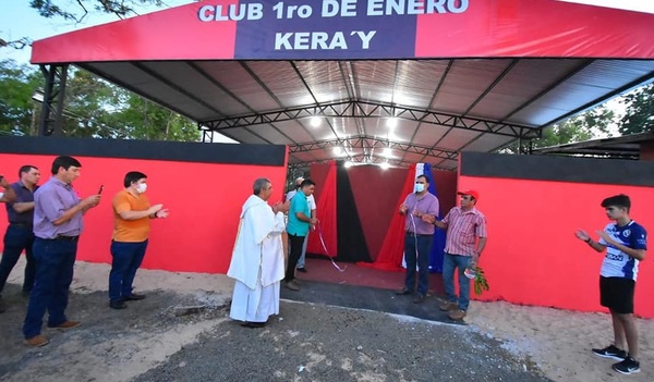 Caazapá: Gobernador inaugura tinglado multiuso en kera'y - Noticiero Paraguay