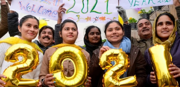 Año nuevo: sin grandes celebraciones por el coronavirus, el mundo ya recibe el 2021 - ADN Digital