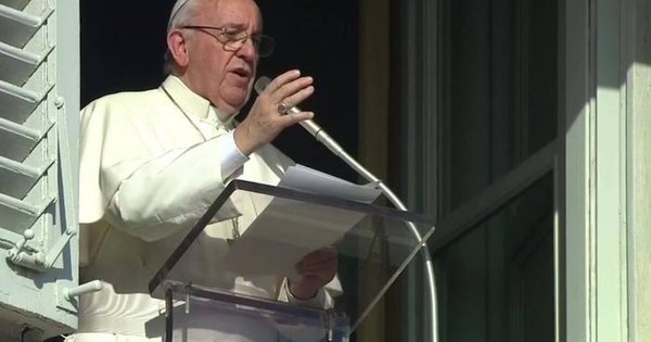 La Nación / Por una “ciática dolorosa” el Papa no oficiará las principales liturgias de fin de año
