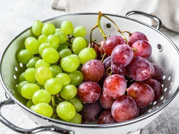 ¿Por qué muchos comen 12 uvas en Nochevieja? - Megacadena — Últimas Noticias de Paraguay