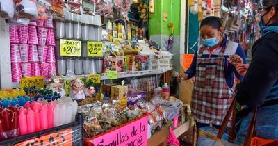 La Nación / México: Decae venta de amuletos y artículos festivos de Año Nuevo por COVID-19