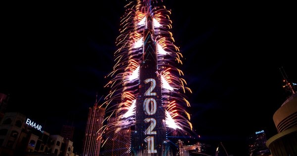 La Nación / El mundo celebró discretamente al 2021 a la sombra de la pandemia