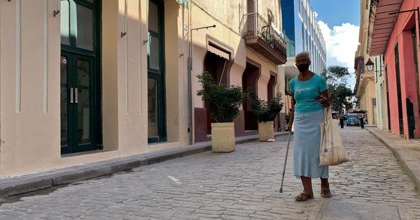 La Nación / Cubanos llegan con “susto” al 2021 por el inicio de una fuerte reforma económica