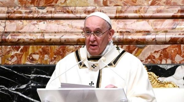 Papa dice que el 2021 será un buen año si las personas cuidan de los otros