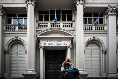 Argentina espera un rebote económico para 2021, pero con más inflación - MarketData