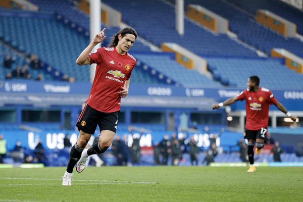 Edinson Cavani, suspendido tres partidos por el “Gracias negrito” - Fútbol - ABC Color