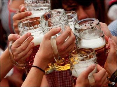 Se recomienda no consumir alcohol a recién recuperados del Covid-19