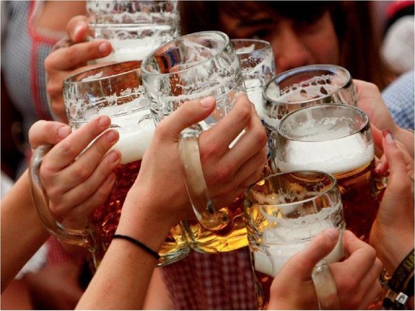 Se recomienda no consumir alcohol a recién recuperados del Covid-19