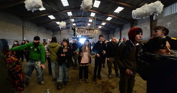 La Nación / Alarma en Francia tras una fiesta clandestina con más de 2.500 asistentes