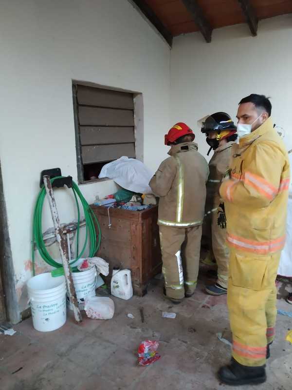 ¿El primer fail del 2021? Olvidó las llaves de su casa, quiso entrar por la ventana y quedó atorado - Megacadena — Últimas Noticias de Paraguay