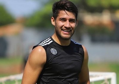 Crónica / NDE BÁRBARO: Mirá la foto de Tito Torres que se llenó de piropos