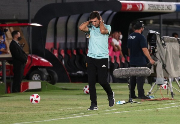 Gustavo Costas y sus tres finales perdidas con Guaraní