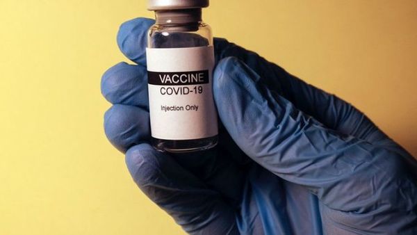 EEUU: Farmacéutico detenido por arruinar vacunas de COVID-19
