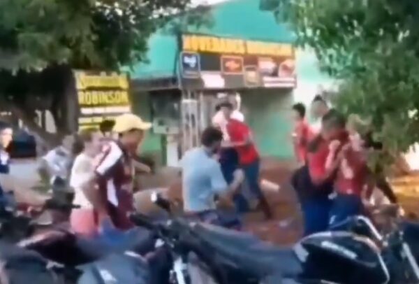 Batalla campal tras fiesta clandestina en Yrybucuá