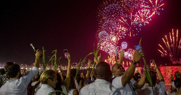 La Nación / Sin fiesta, hubo menos basura: la ventaja de un Año Nuevo discreto en Río de Janeiro