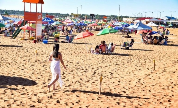 HOY / Con protocolo, Encarnación abrió sus playas pese a decreto