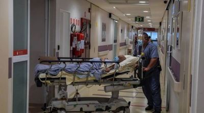 Brasil comienza 2021 con 7,7 millones de casos y 195.000 muertes por COVID-19