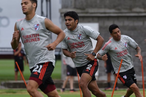 Con un paraguayo como posible titular, Boca y River abren el 2021