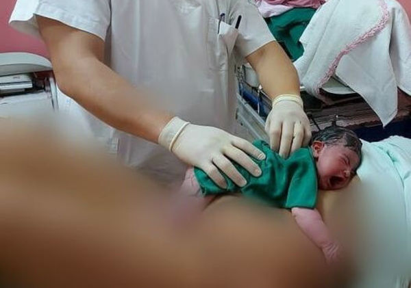 ¡La primera beba del 2021 en la familia policial!