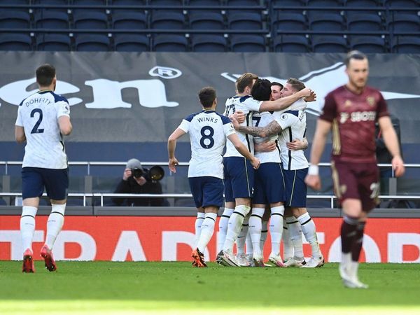 El Tottenham golea al Leeds de Bielsa