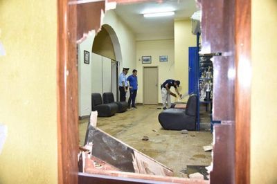 Provocan destrozos en el INDERT de Yhú – Prensa 5
