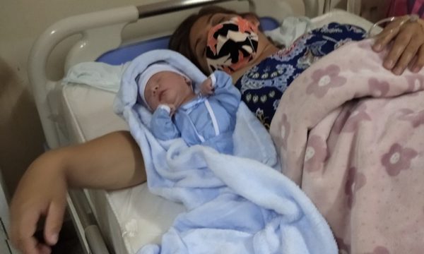 Mamá del primer bebé del año 2021 muy emocionada: “Estuvimos de visita en Luque y ya rompí bolsa”