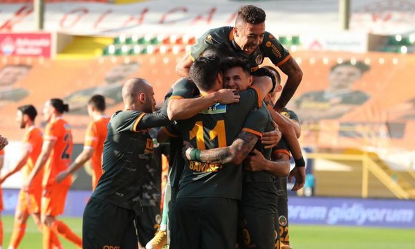 ¡Golazo! Adam Bareiro ensayó una espectacular chilena