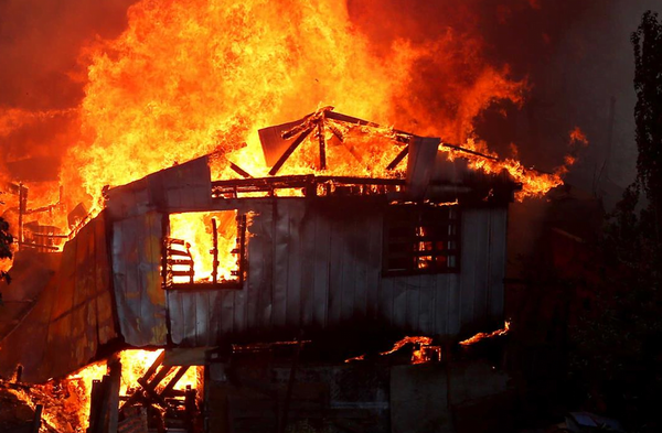 Humilde familia de Caaguazú lo pierde todo tras incendio de su vivienda - Noticiero Paraguay