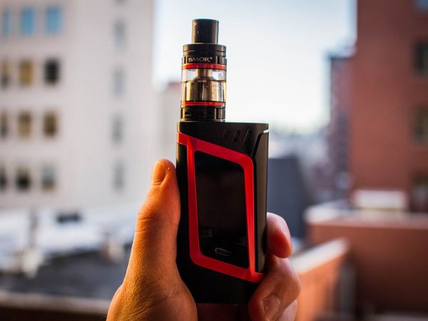 Vapeadores no podrán ser usados en espacios cerrados por Covid-19