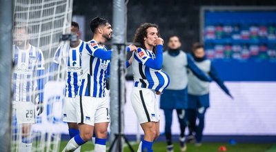 El Hertha, con Omar Alderete de titular, golea y profundiza la crisis del Schalke 04 - Megacadena — Últimas Noticias de Paraguay