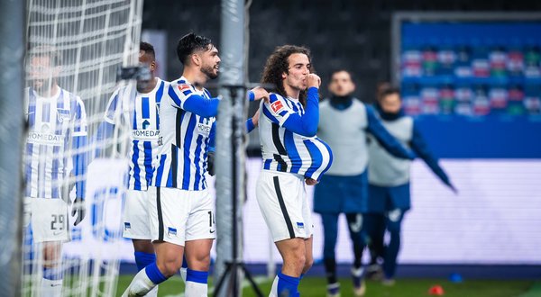 El Hertha, con Omar Alderete de titular, golea y profundiza la crisis del Schalke 04 - Megacadena — Últimas Noticias de Paraguay
