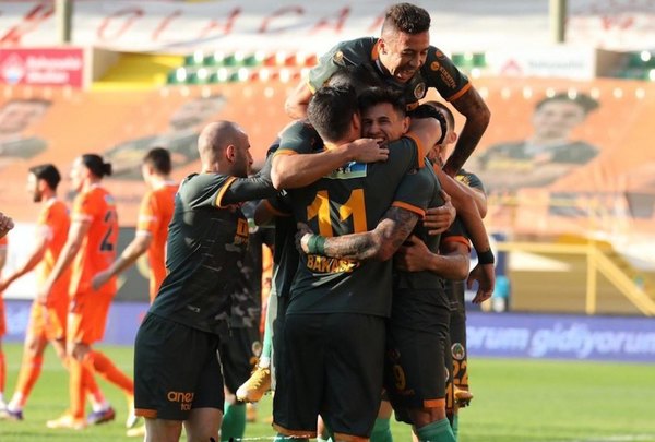 Crónica / Golazo onda Oliver del Zorrito Bareiro