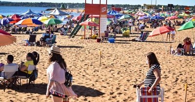 La Nación / Critican al intendente por habilitación de las playas