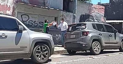 La Nación / Escrachan a Alegre por avalar acuerdos al “estilo mafioso”
