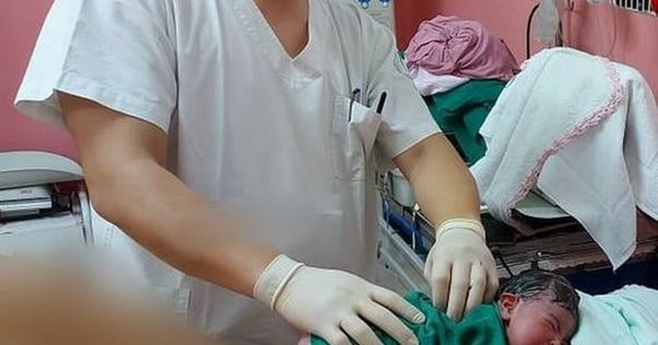 La Nación / La llegada de la primera beba del año en la familia policial