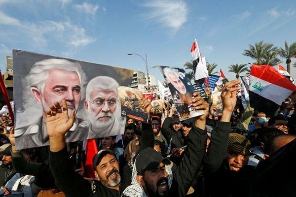 Iraquíes conmemoran aniversario de muerte de Soleimani con cánticos contra EEUU