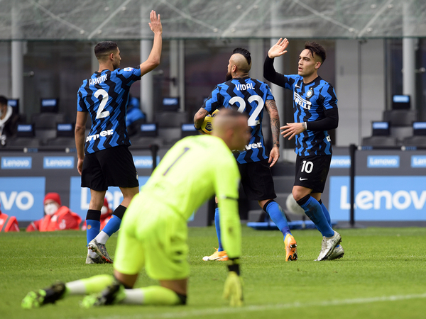 Inter comienza el año con una goleada y llega a la cima