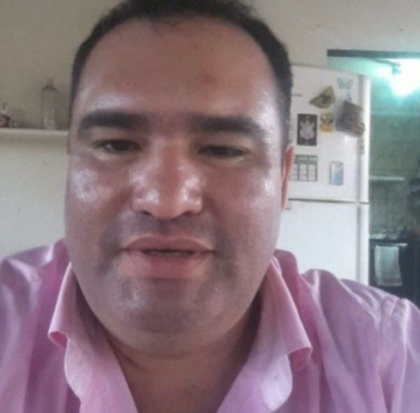 ¿Por sus actos como abogado o prestamista? Acribillado al salir a echar un vistazo en la vereda