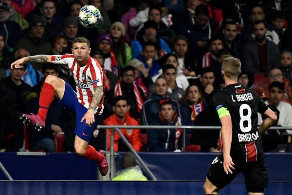 La FIFA suspende cautelarmente la sanción a Trippier