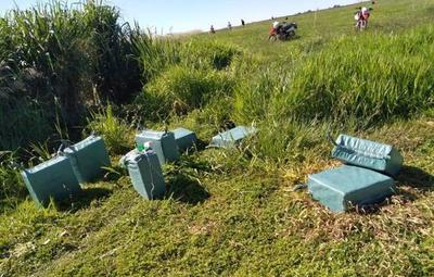 Tiroteo entre policías y supuestos narcos en San Pedro