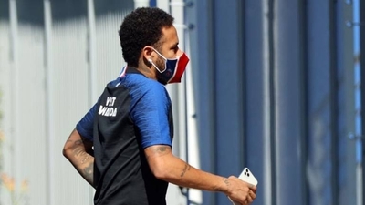 HOY / Un jugador del PSG da positivo coincidiendo con la vuelta al entrenamiento
