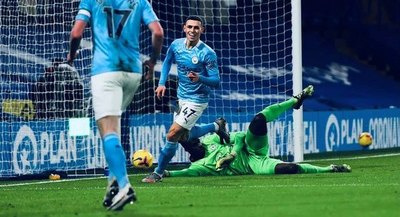 Manchester City golpea a un Chelsea que sigue cayendo