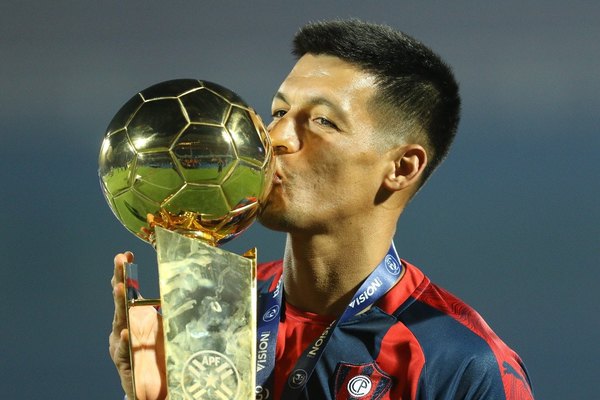 Crónica / “La Libertadores es mi obsesión”, he´i Julio Dos Santos
