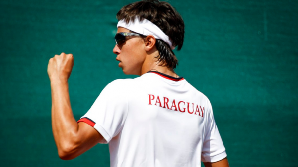El joven atleta que deslumbra talento en el tenis