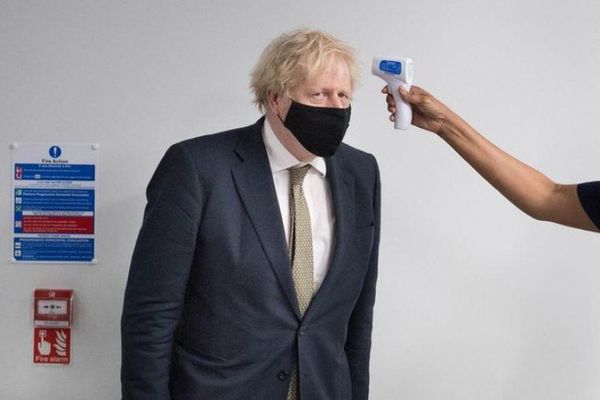 Boris Johnson impondrá pronto medidas más estrictas contra el COVID-19