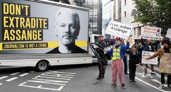 Deniegan la extradición de Assange a Estados Unidos